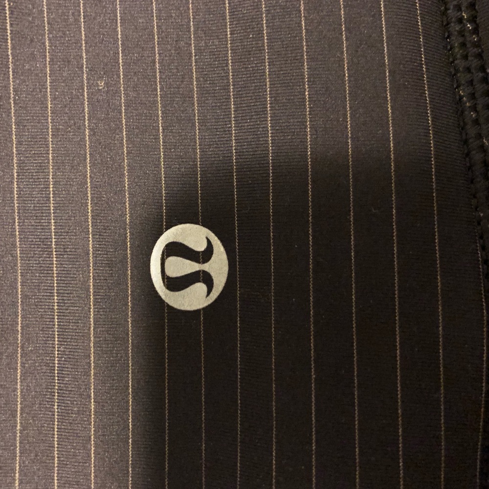 Lululemon pants capris size 6